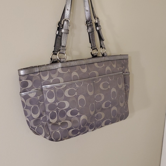 Coach - Picture 3 of 14